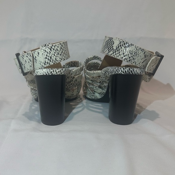 Vionic Sami Gladiator Cage Sandals Snakeskin Leather Size 7 EUC - Picture 4 of 6